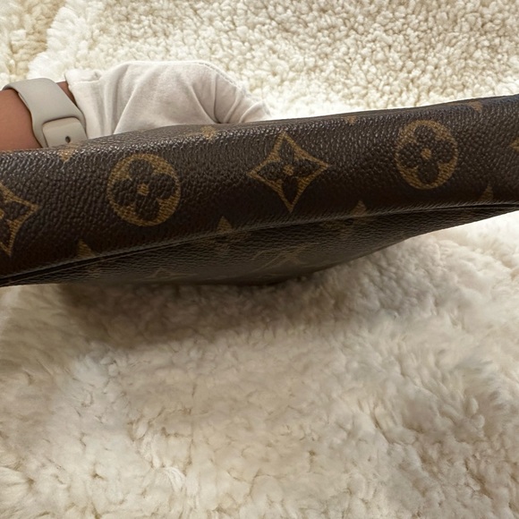 Louis Vuitton Pochette - Picture 4 of 15